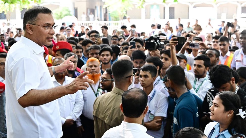 নিজ কলেজ প্রাঙ্গণেও গেলেন প্রধানমন্ত্রী, শিক্ষার্থীদের দিলেন দেশ গড়ার বার্তা