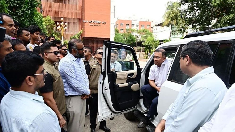 সরকারি কোয়ার্টারে সাবলেট কেন, জানতে চাইলেন প্রধানমন্ত্রী