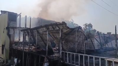 কক্সবাজারের ইনানীতে রিসোর্টে আগুন: পালিয়েছে কর্তৃপক্ষ