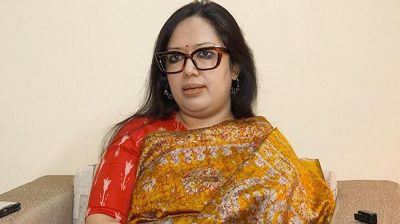 ডান পাশে বালুচোর-বাম পাশে মামলাবাজ নিয়ে রাজনীতি করতে চাই না: রুমিন ফারহানা