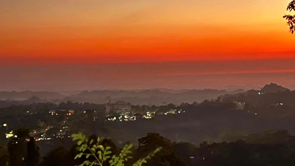 লম্বা ছুটিতে পর্যটকে পরিপূর্ণ বান্দরবান