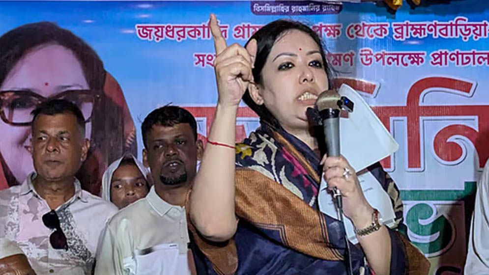‘একটা ডিম ১৫ টাকা, গরিব খাবে কী?’