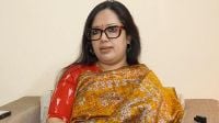 ডান পাশে বালুচোর-বাম পাশে মামলাবাজ নিয়ে রাজনীতি করতে চাই না: রুমিন ফারহানা