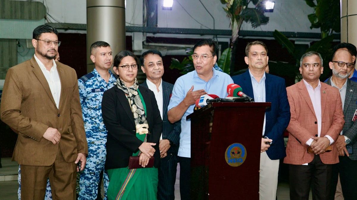 ১৫–২০ মিনিটেই লাগেজ পাচ্ছেন যাত্রীরা, সেবায় সন্তুষ্ট বিমানমন্ত্রী
