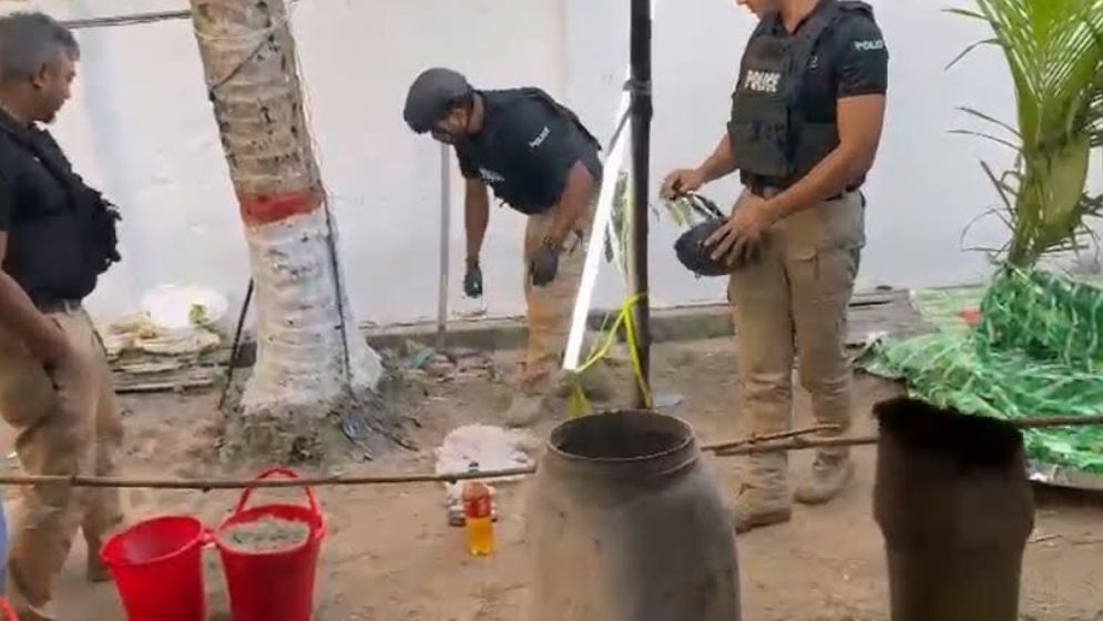 লালন আখড়াবাড়িতে বোমাসদৃশ বস্তু নিষ্ক্রিয়