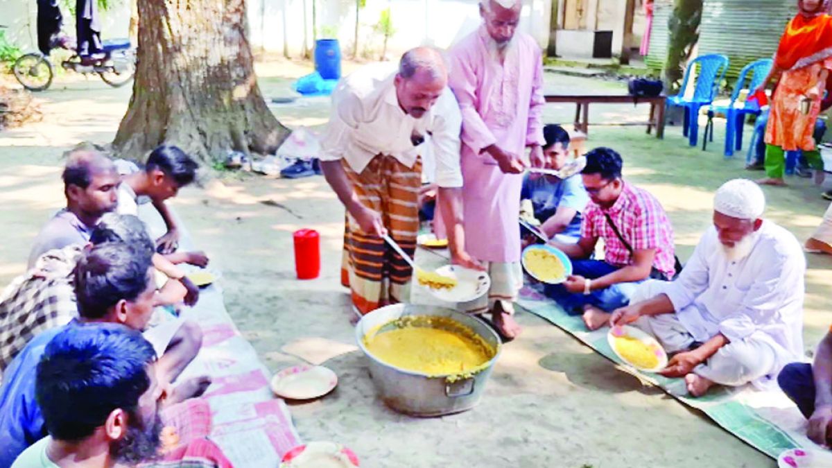 ৮০ বছর ফ্রি থাকা-খাওয়া