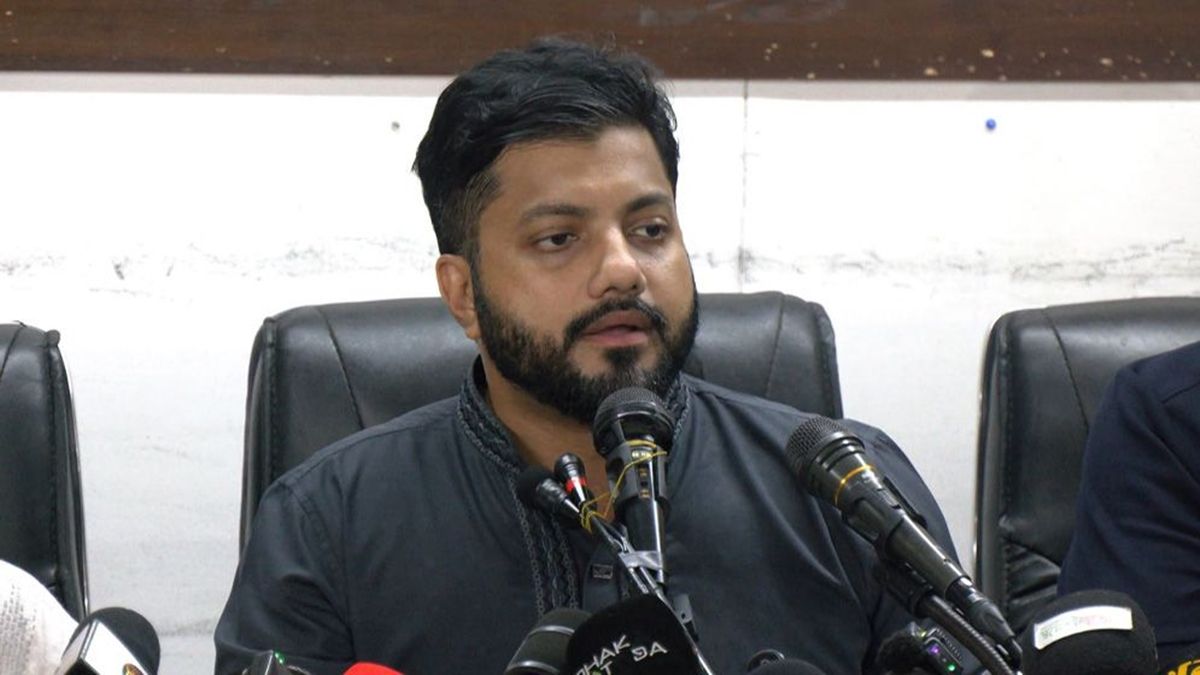 ইশরাকের পদত্যাগপত্র গ্রহণ করেছেন রাষ্ট্রপতি, প্রজ্ঞাপন জারি