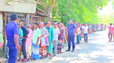 সিংড়ায় সারের জন্য কৃষকদের হাহাকার