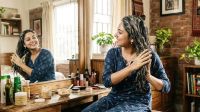 কেন চুলে মুলতানের মাটি লাগাবেন, জেনে নিন অবিশ্বাস্য উপকারিতা