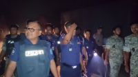টর্চ জ্বালিয়ে দুই গ্রামবাসীর সংঘর্ষ, পুলিশসহ আহত ৩০