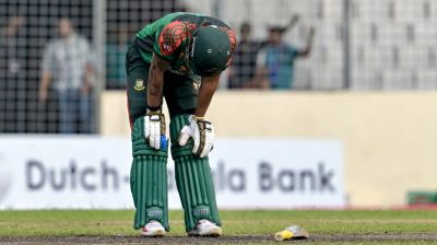 দুই বলে ২ উইকেট হারিয়ে বিপদে বাংলাদেশ
