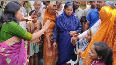 ৬ ছেলের পাকা ঘর, কারও কাছে ঠাঁই পাচ্ছিলেন না মা