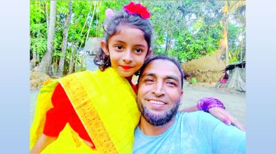 বাবা-মেয়ের মৃত্যু মা-ছেলে হাসপাতালে