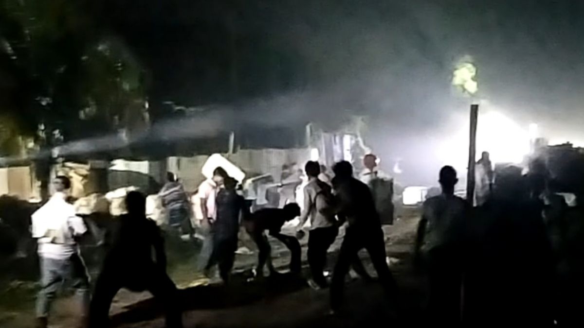 সরাইলে টর্চলাইট জ্বালিয়ে সংঘর্ষ, ইউপি চেয়ারম্যানসহ আহত ২০