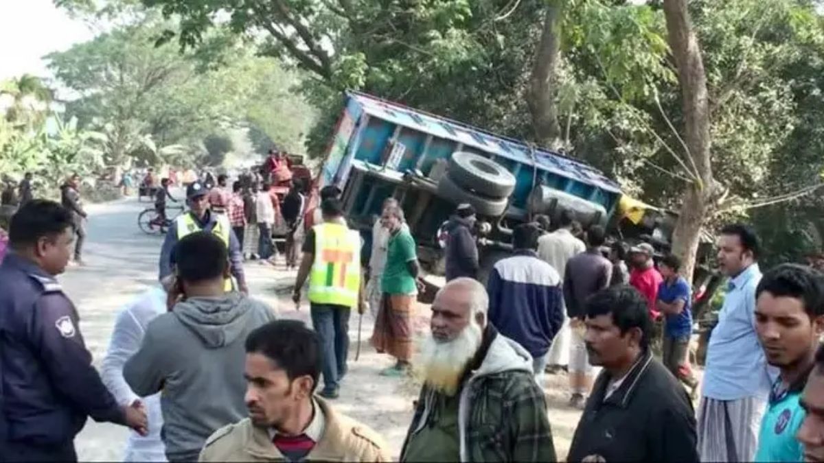 শত ঝুঁকিপূর্ণ বাঁক বছরে ১৯০ প্রাণহানি