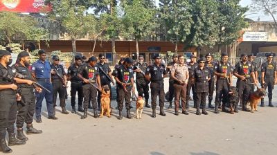 কমলাপুর রেলস্টেশনে এসআরবির মাদকবিরোধী অভিযান