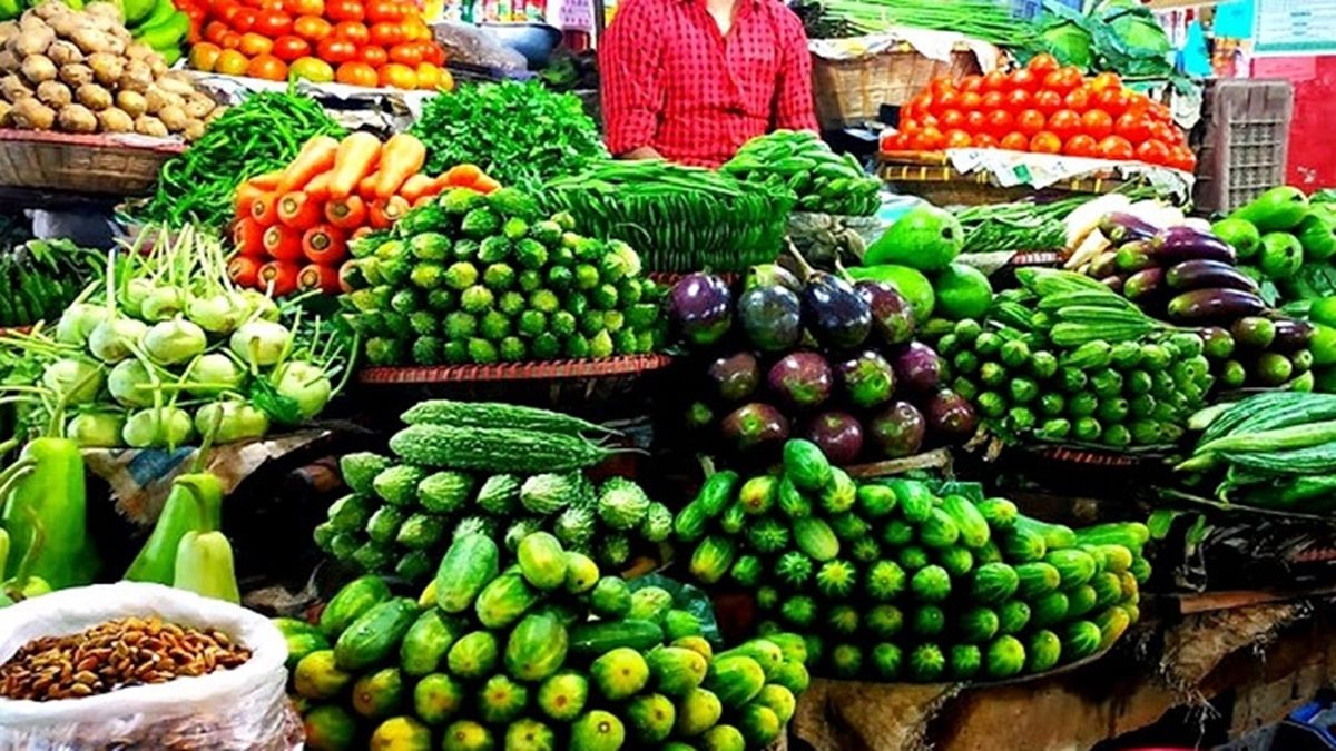 বাজারে ভরা শীতের সবজি, স্বস্তি নেই দামে