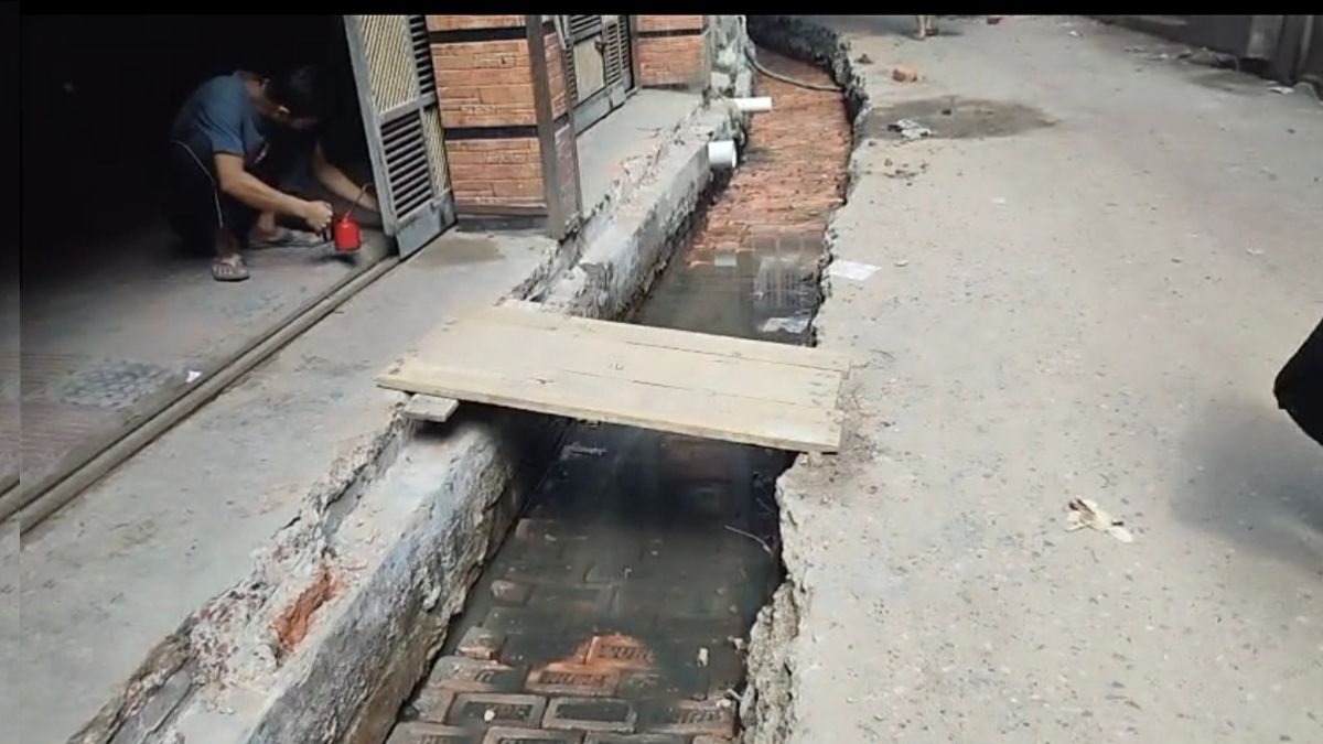 লালবাগে ড্রেনেজ সংস্কারে অনিয়ম, নির্বাহী কর্মকর্তার নির্দেশও উপেক্ষিত