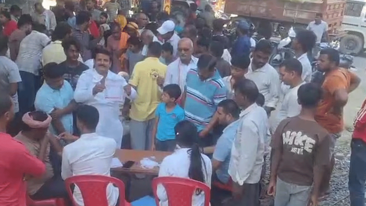জলাতঙ্কে গরুর মৃত্যু, দুধের প্রসাদ খেয়ে টিকা নিলেন ৪৫০ ব্যক্তি