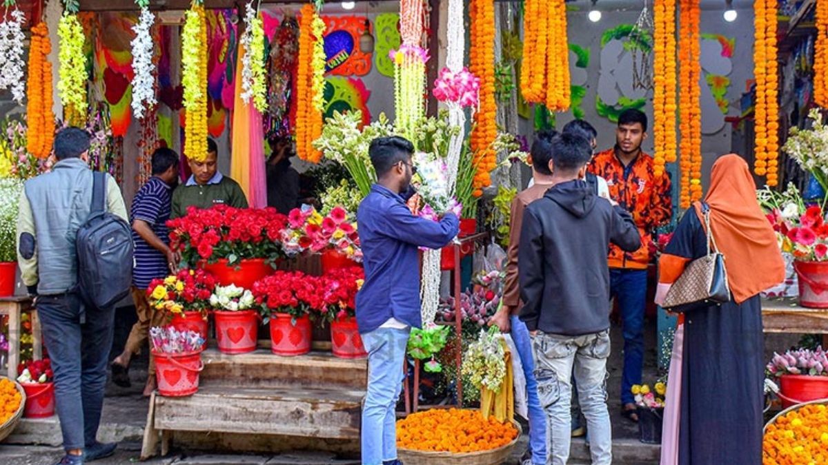 মধ্যস্বত্বভোগীর থাবা ফুলের বাজারেও