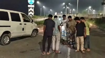 পূর্বাচলে ট্রাক-মোটরসাইকেলের মুখোমুখি সংঘর্ষে দুই স্কুলছাত্র নিহত