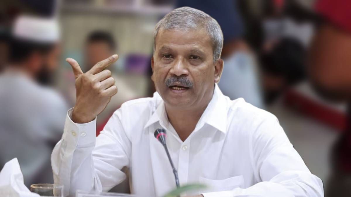 আলেম সমাজের নীরবতা নিয়ে প্রশ্ন আসিফ নজরুলের
