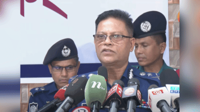 ‘বল প্রয়োগ করলে ফ্যাসিবাদী, না করলে পুলিশকে দুর্বল ভাবে মানুষ’
