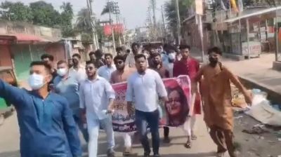 জুমার খুৎবার সময় ছাত্রলীগের ঝটিকা মিছিল, অতঃপর...