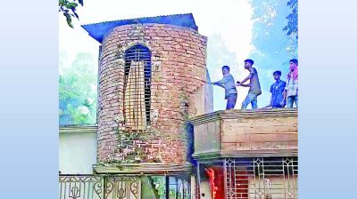 পাবনায় ছাত্রীকে ধর্ষণচেষ্টা, শিক্ষক গ্রেফতার