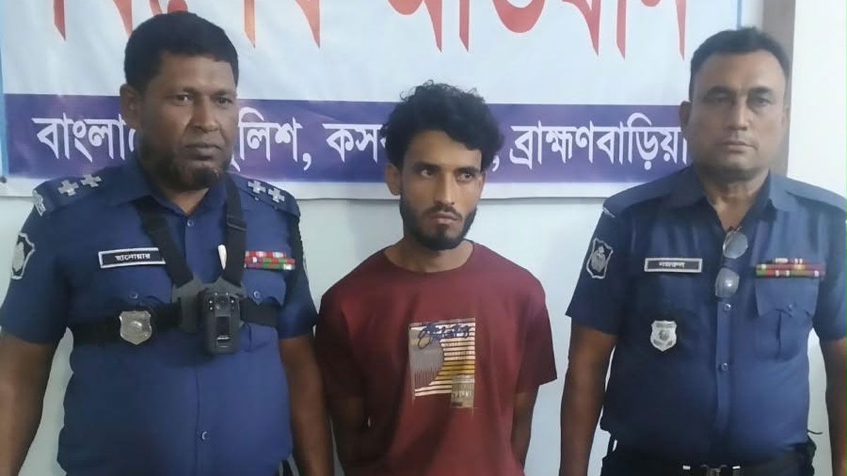 কসবায় ৯ রাউন্ড চাইনিজ গুলিসহ যুবক আটক