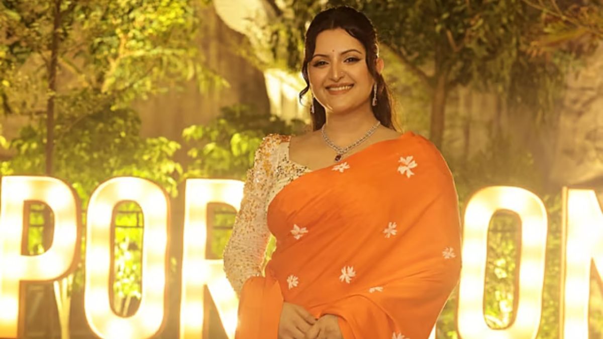‘বিমানে করে পরীমনির জন্য শিউলি ফুল, চট্টগ্রামের বড়লোকদের বউরা দুশ্চিন্তায়’