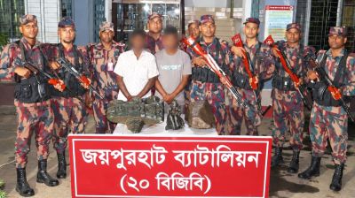 কোটি টাকার কষ্টি পাথরের মূর্তি উদ্ধার, আটক ২