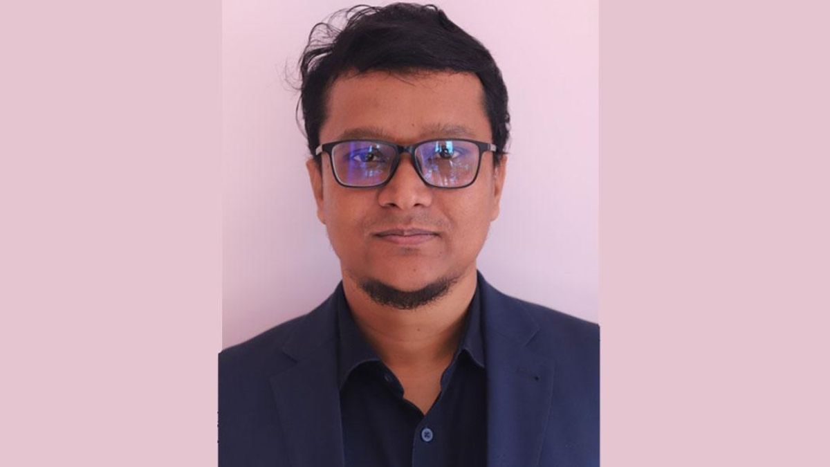 পাঠ্যবইয়ে প্রজ্ঞার প্রতীক দাঁড়িপাল্লা, কর্মকর্তাকে খাগড়াছড়ি বদলি