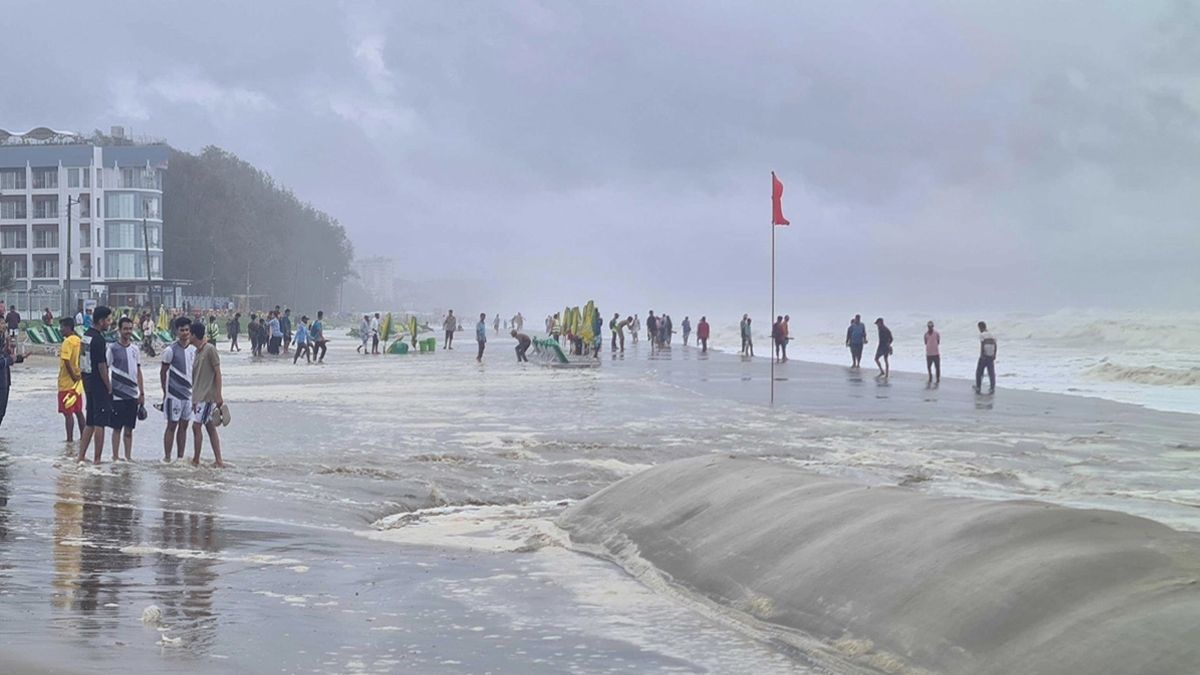 নিম্নচাপটি ঘূর্ণিঝড়ের রূপ নিতে পারে আজ, যেসব অঞ্চলে বৃষ্টির শঙ্কা