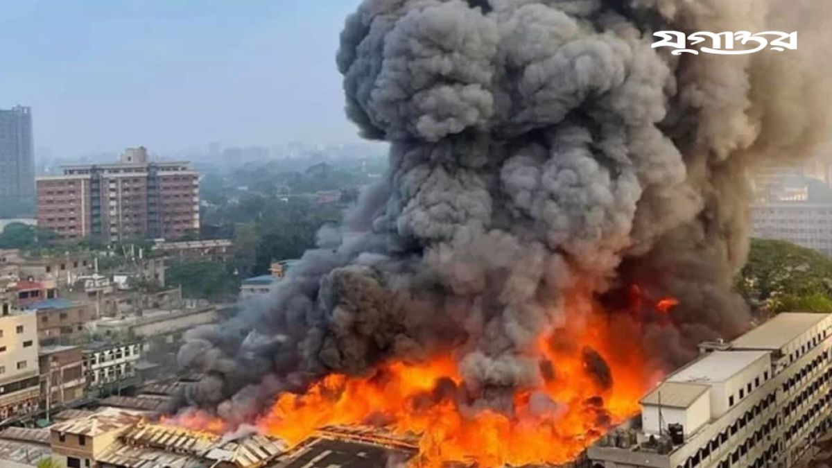 কোনাবাড়ীতে ঝুটের গুদামে আগুন