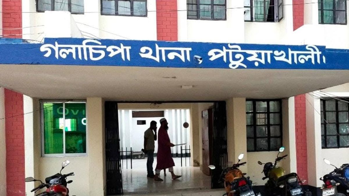 বাজি ফোটাতে গিয়ে শিক্ষার্থীর ৫ আঙুল বিচ্ছিন্ন