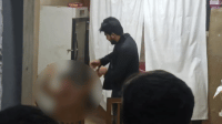 হাসপাতালে ঢুকে স্বেচ্ছাসেবক দল নেতাকে পেটালেন ছাত্রদল নেতা, ভিডিও ভাইরাল