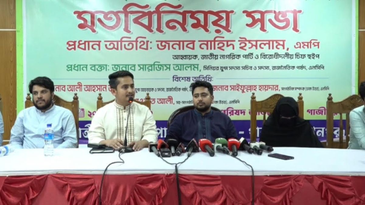 সরকার ধীরে ধীরে আ.লীগের মতো স্বৈরাচারী হয়ে উঠছে: নাহিদ ইসলাম