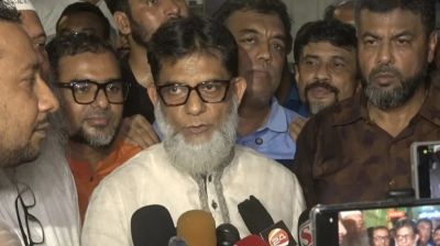 মহানগর এক্সপ্রেসে চড়ে মধ্যরাতে ফেনীতে প্রতিমন্ত্রী
