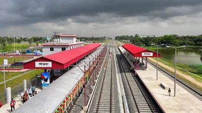 হাসিনার ‘না’-তে আটকে যাওয়া পাবনা-ঢাকা আন্তঃনগর ট্রেন চলবে ২০ নভেম্বর