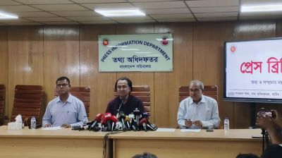 দেশে ফিরলে শেখ হাসিনাকে বেআইনি পরিস্থিতির মুখোমুখি হতে হবে না: তথ্য উপদেষ্টা