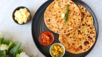 তেল ছাড়া আলুর পরোটা যেভাবে বানাবেন