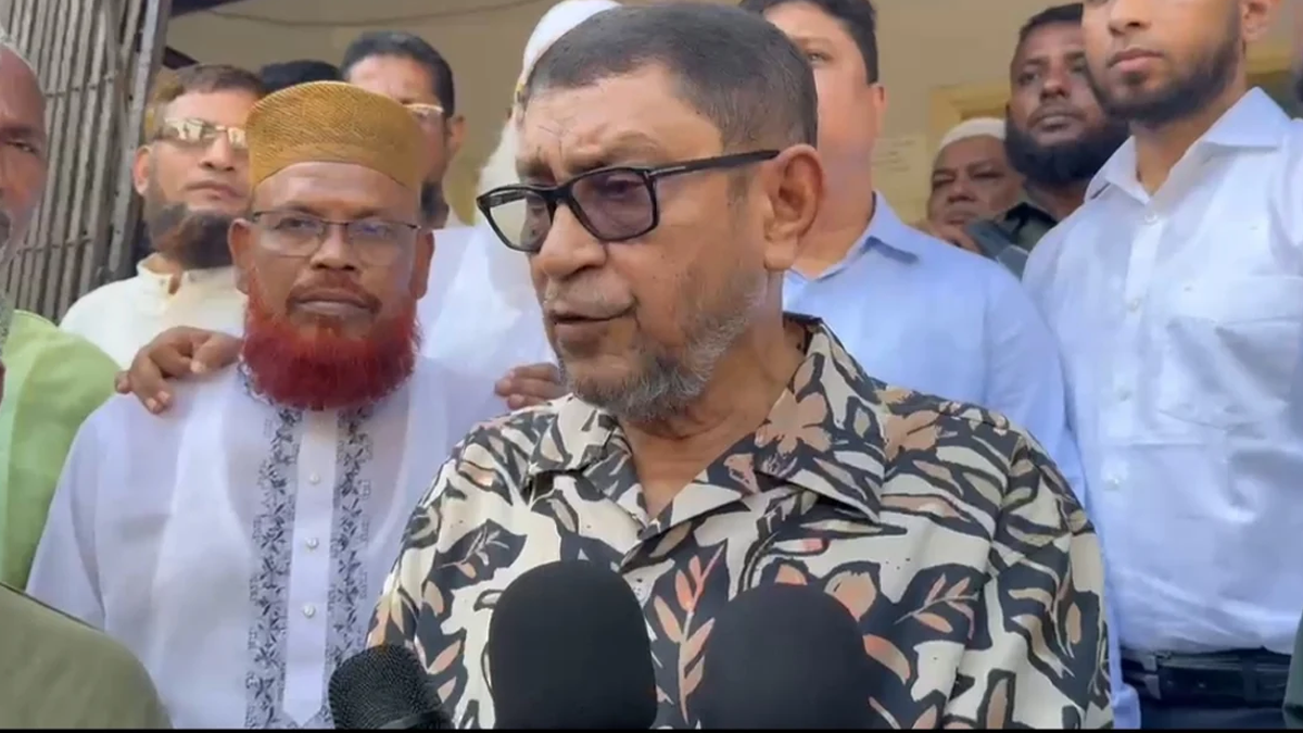 রোগী পরিবহণের ভোগান্তি কমাতে নতুন পরিকল্পনার কথা জানালেন স্বাস্থ্যমন্ত্রী