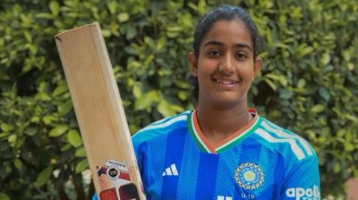 নারী আইপিএলে চমক এই কিশোরী