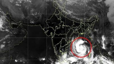 উপকূলে ‘অর্ণবের’ আঘাত, যে বার্তা দিল আবহাওয়া অধিদপ্তর