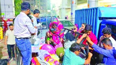 লাশ নিয়ে দীর্ঘ অপেক্ষা