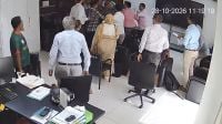 কার্যালয়ে ঢুকে আইইডিসিআরের পরিচালককে মারধরের অভিযোগ ড্যাবের বিরুদ্ধে