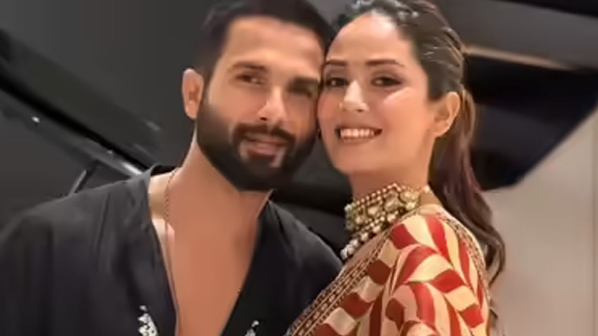দেবর-স্বামীকে নিয়ে প্রথম কোনো অনুষ্ঠানে মীরা