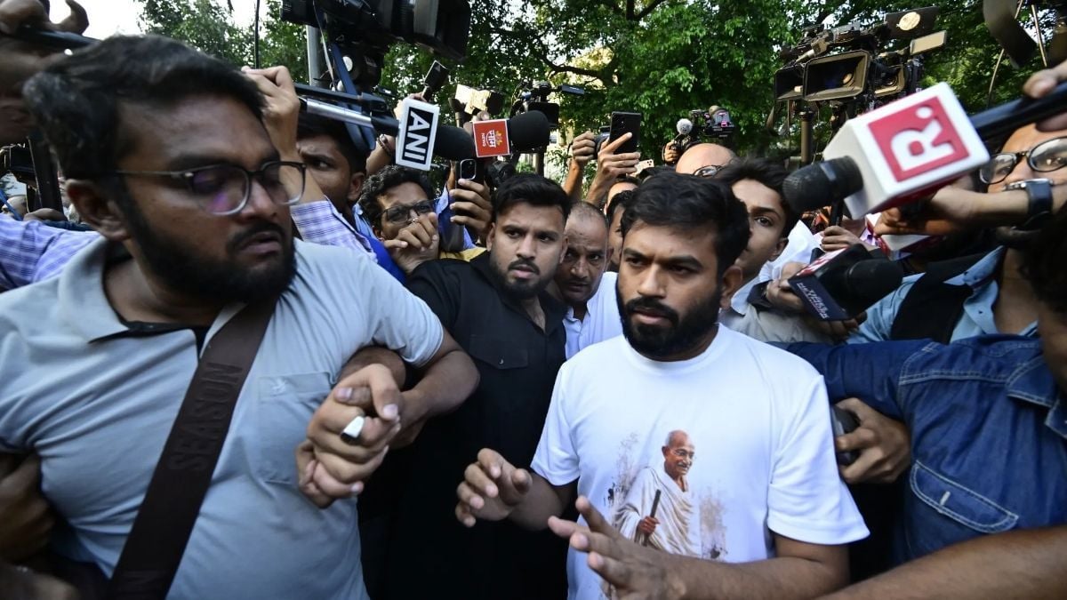 ভোটার তালিকা নিয়ে বিরোধী জোটের সমাবেশ, সমর্থন ককরোচের
