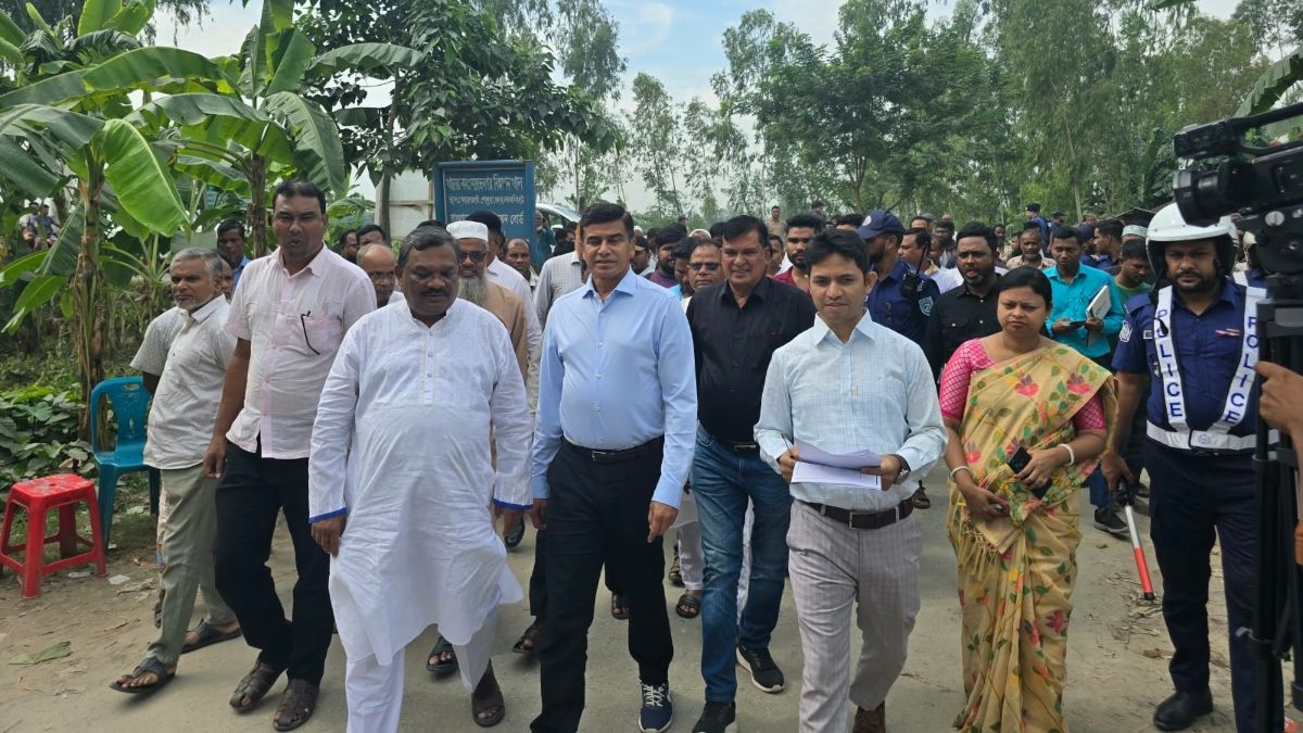 মহেন্দ্রনগর খাল ও ধরলা নদীর তীর সংরক্ষণ প্রকল্প পরিদর্শনে পানিসম্পদ প্রতিমন্ত্রী